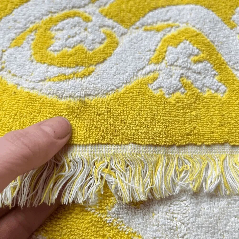 VTG St Mary’s Yellow White Medallion Terry Bath Towel Fringe 42x24 USA
